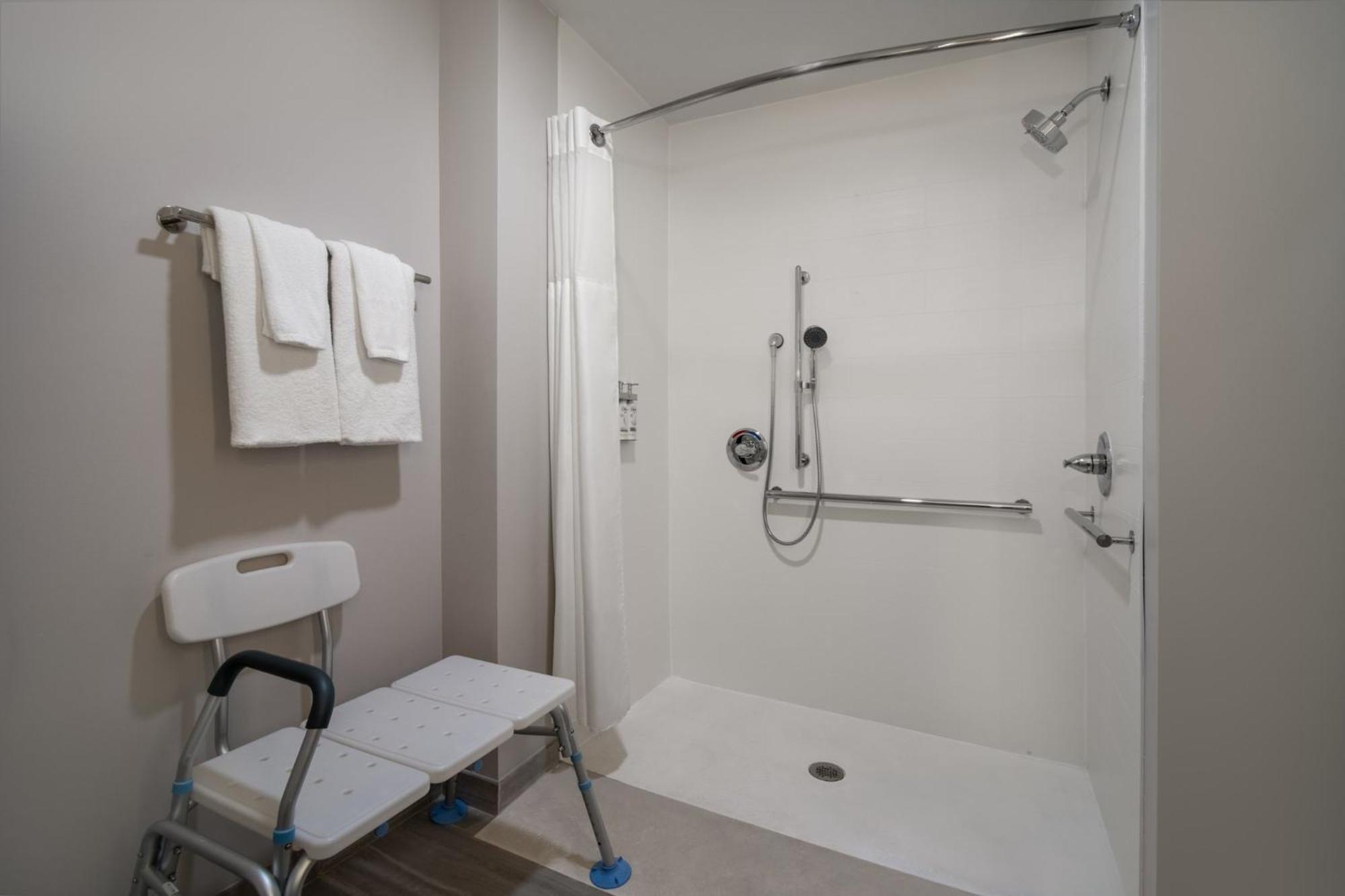Holiday Inn Express & Suites Muskegon - Grand Haven By Ihg Экстерьер фото
