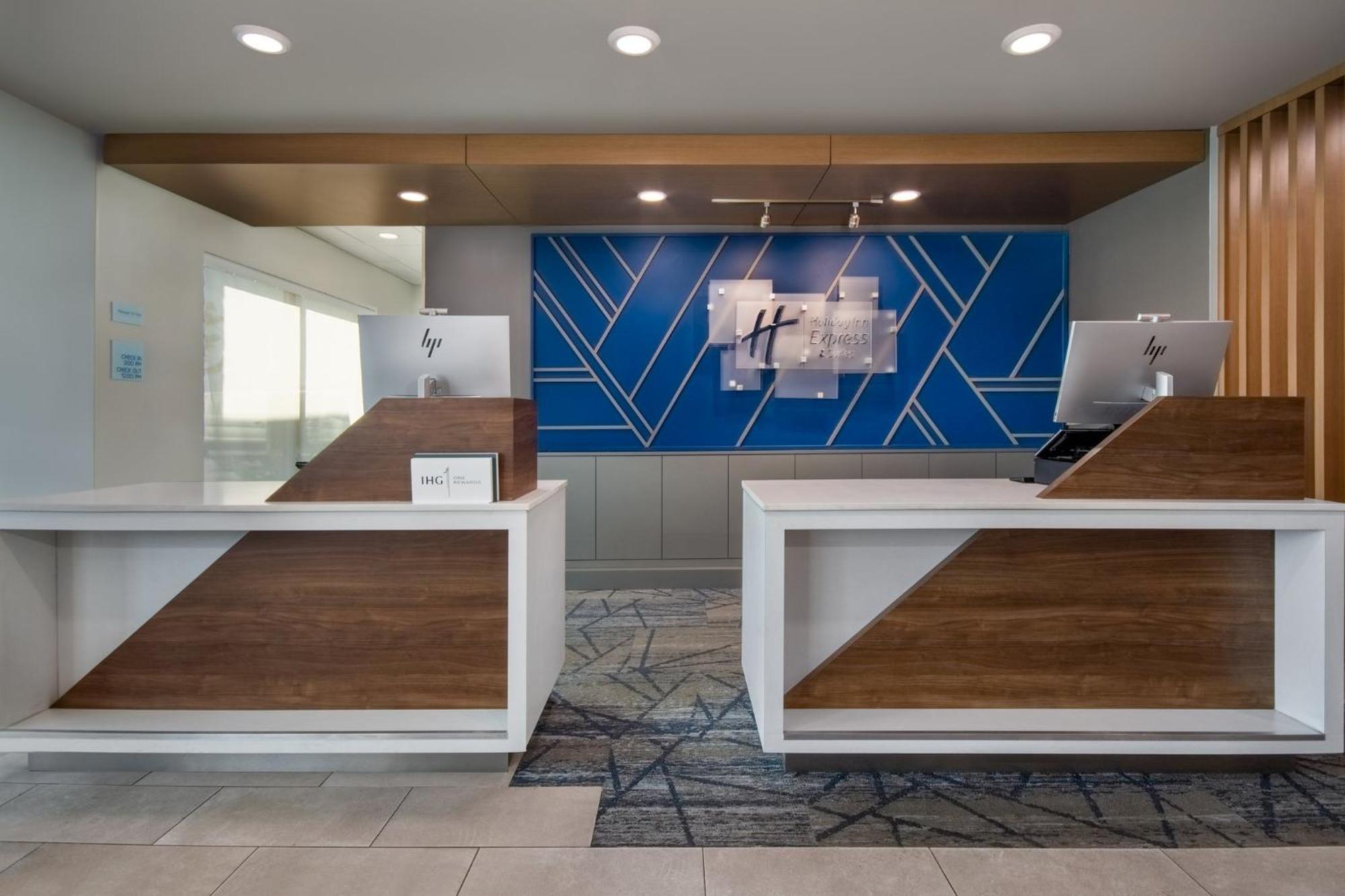 Holiday Inn Express & Suites Muskegon - Grand Haven By Ihg Экстерьер фото
